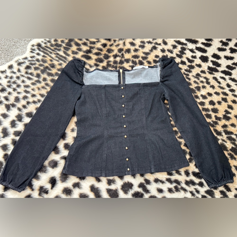Black zip up top